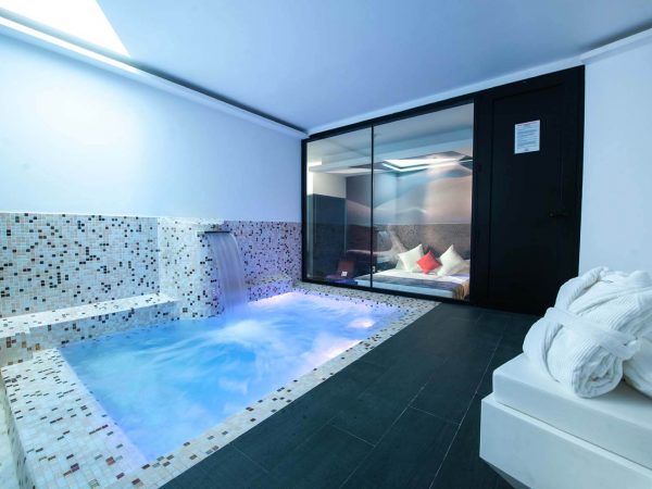 Luxury Suite